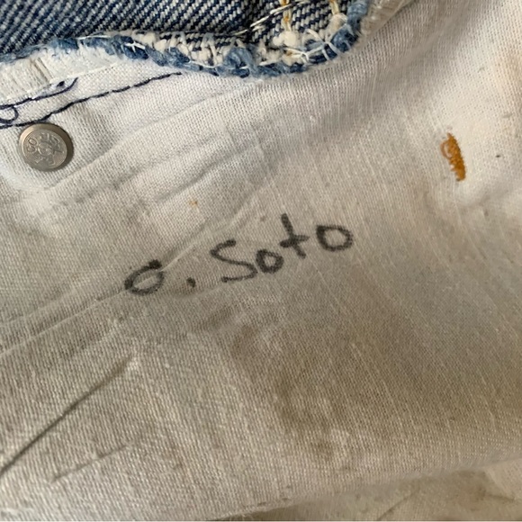 Vintage Levi’s 517 bootcut jeans 32x34 - Picture 8 of 16